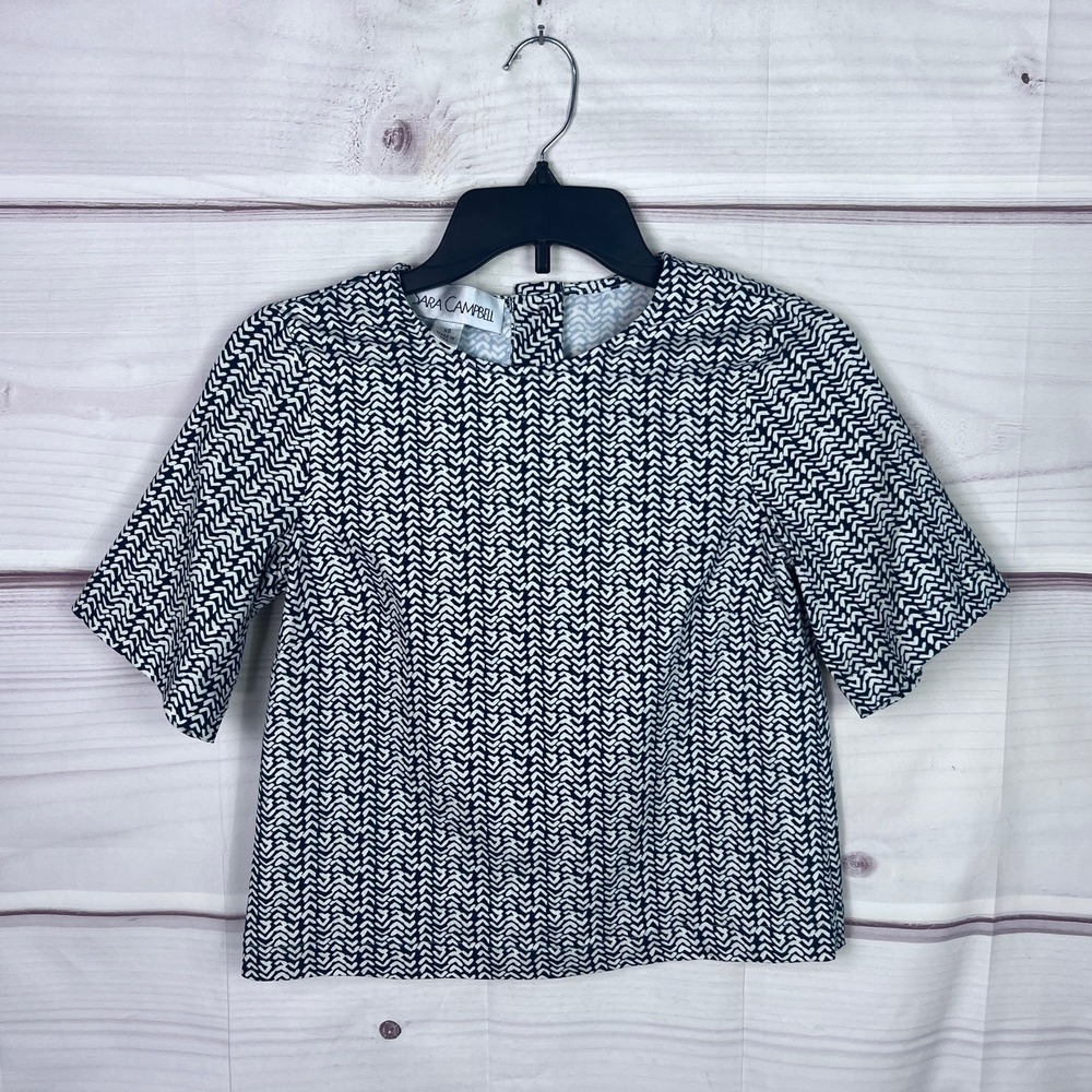 Sara Campbell Top Womens XS Blue Geometric Blue Short Sleeve Stretch Cropped